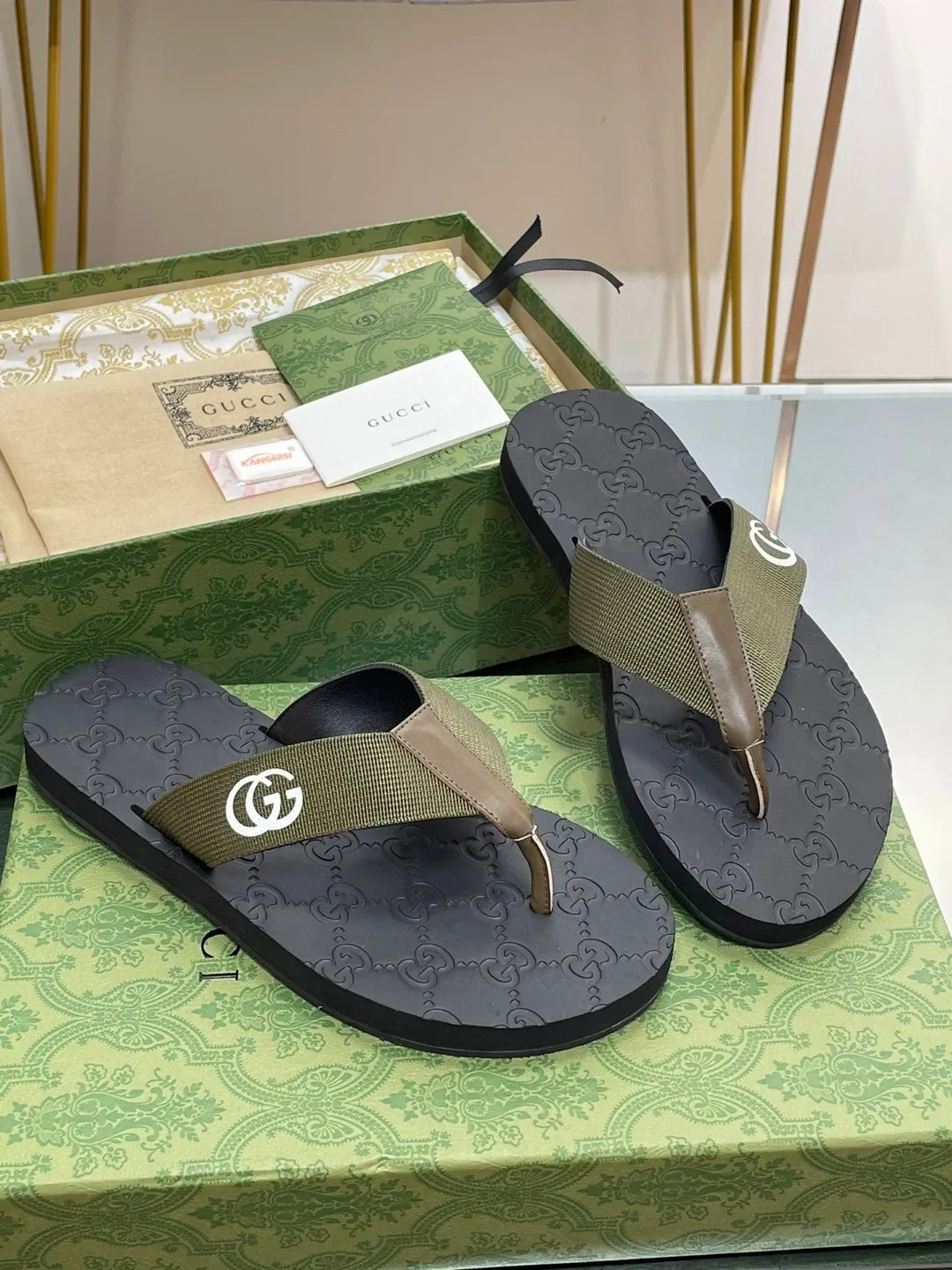 Gucci Thong Sandal Green - Image 3