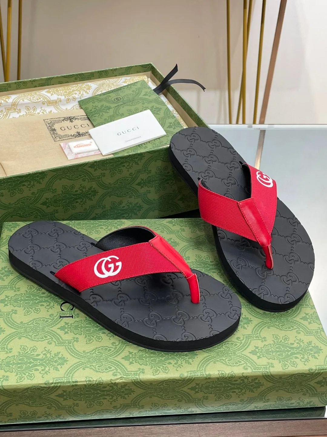 Gucci Thong Sandal Red - Image 3