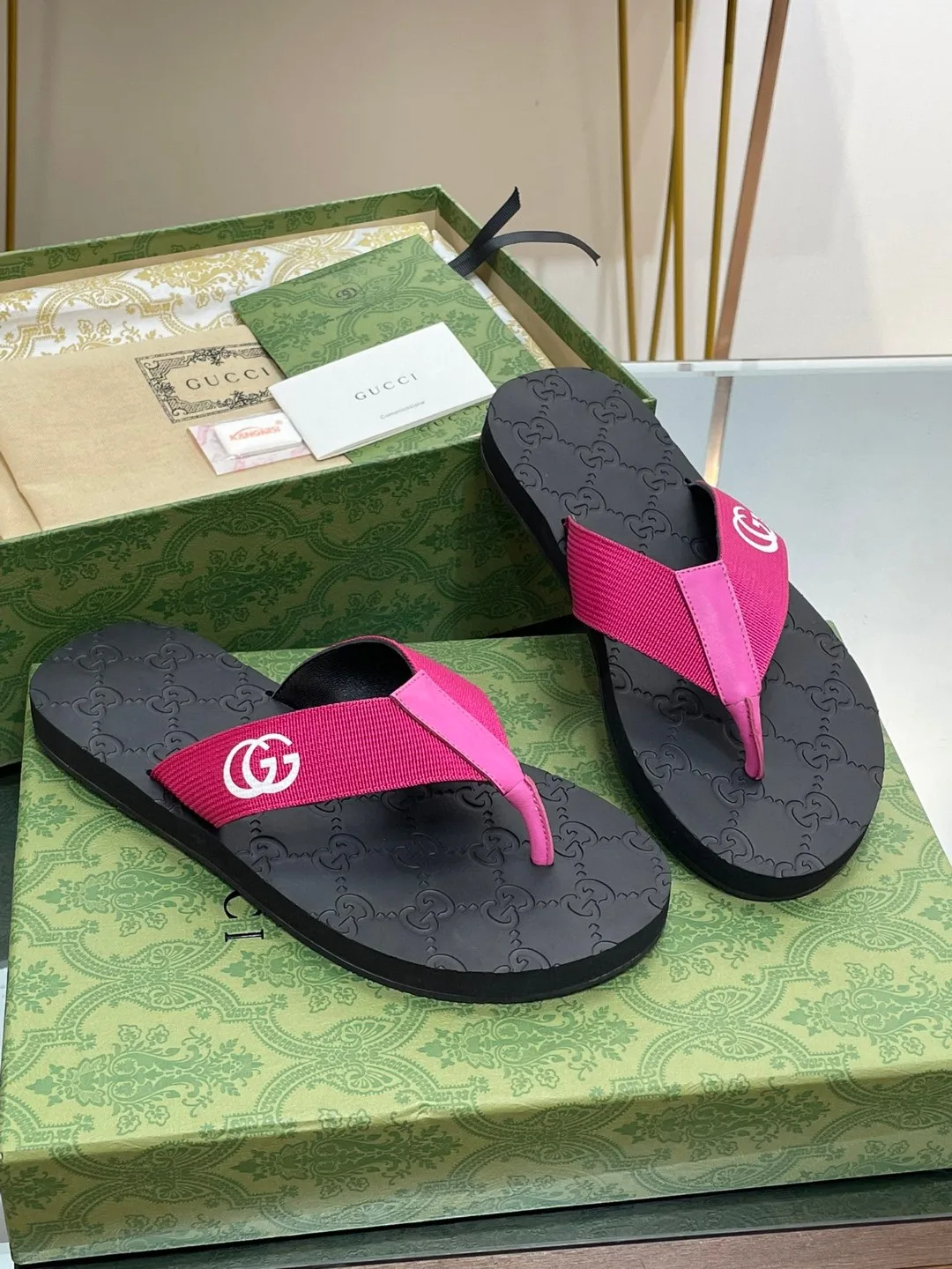 Gucci Thong Sandal Pink - Image 3