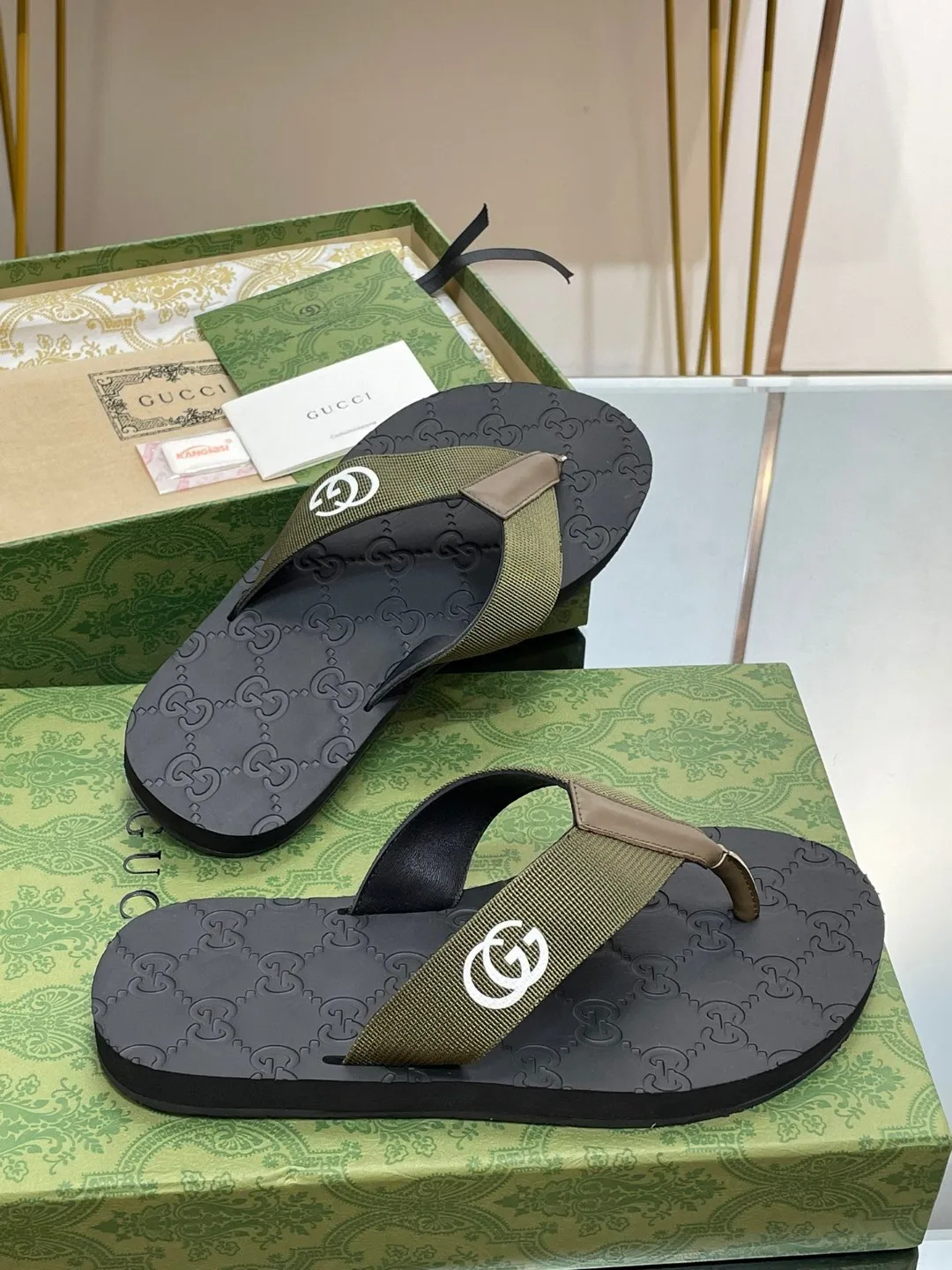 Gucci Thong Sandal Green - Image 4