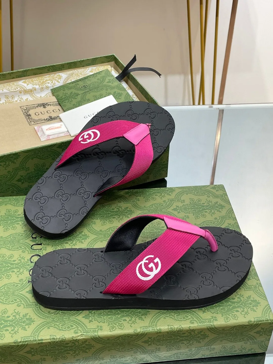 Gucci Thong Sandal Pink - Image 4
