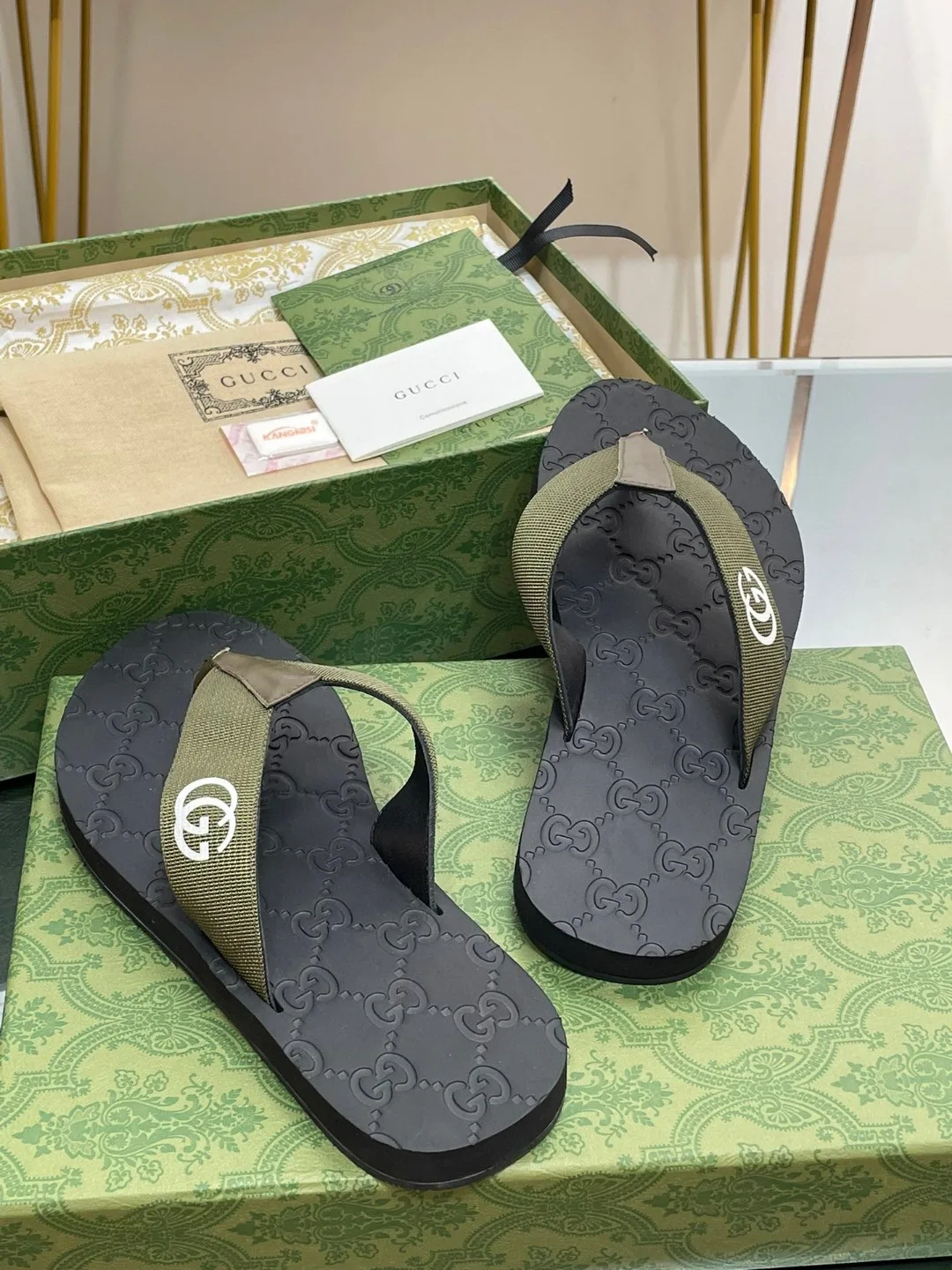 Gucci Thong Sandal Green - Image 5