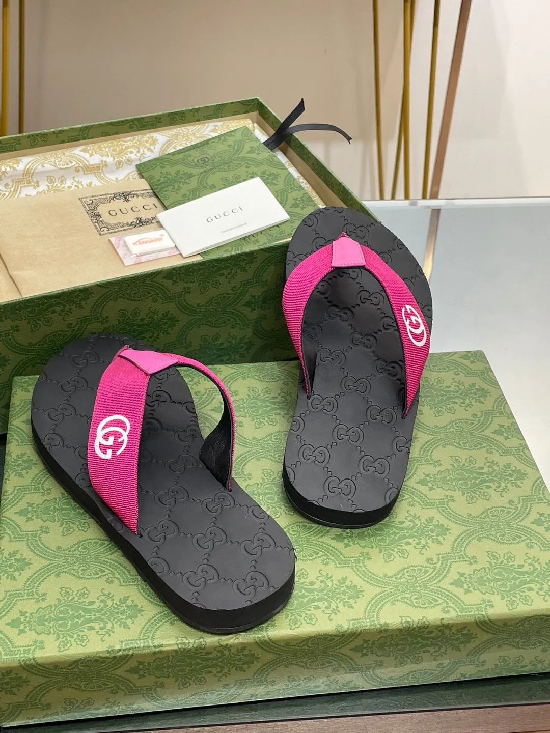 Gucci Thong Sandal Pink - Image 5