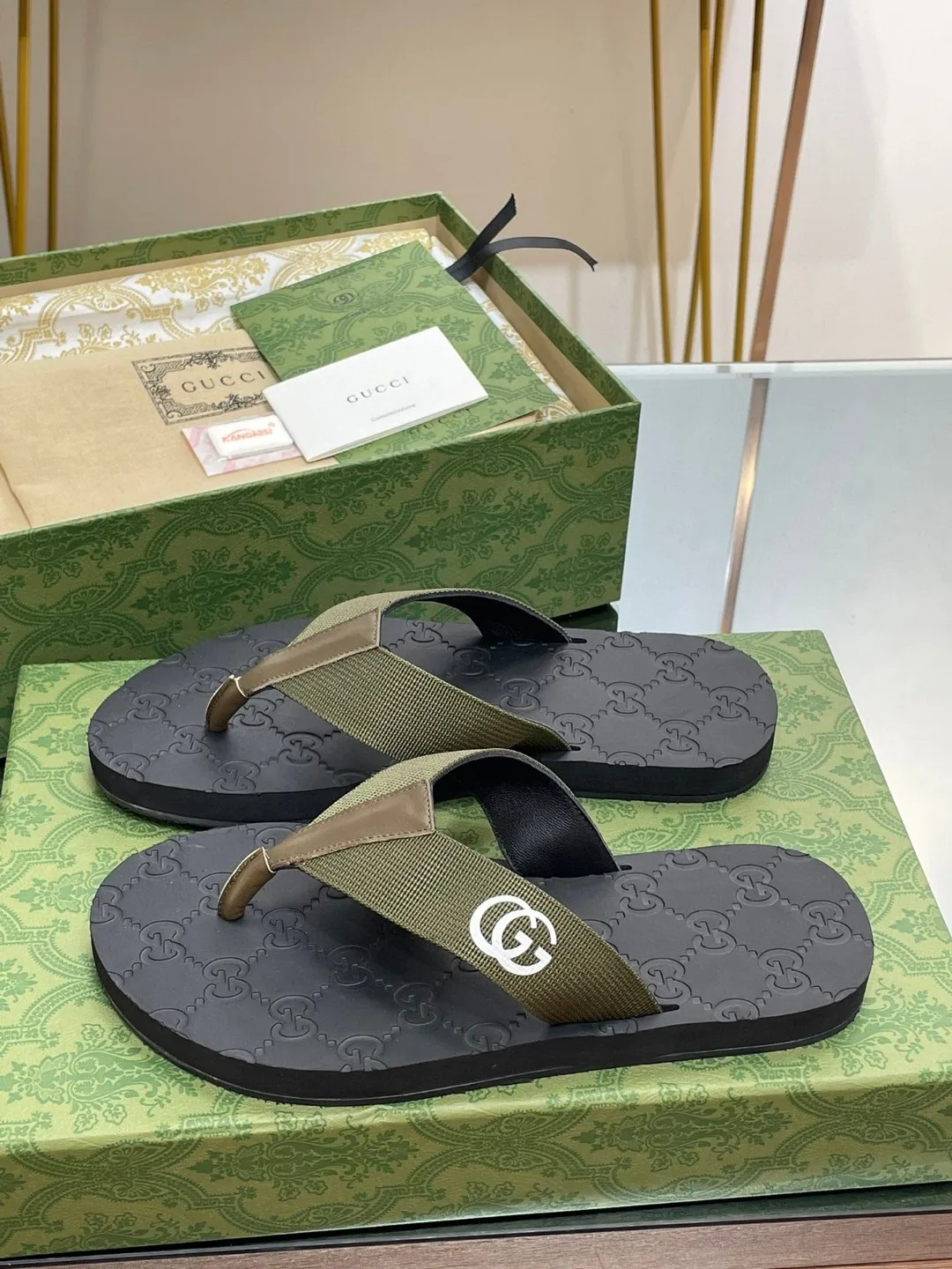 Gucci Thong Sandal Green - Image 6