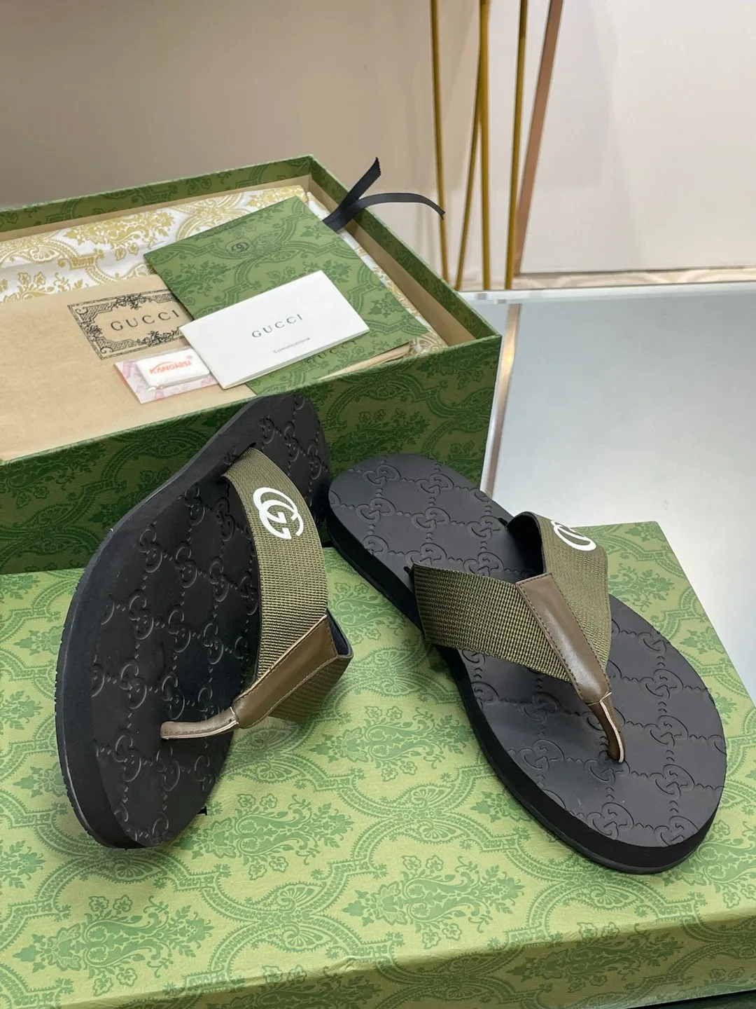 Gucci Thong Sandal Green - Image 7