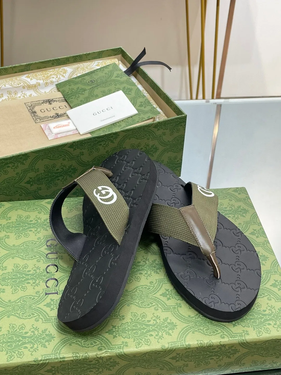 Gucci Thong Sandal Green - Image 9