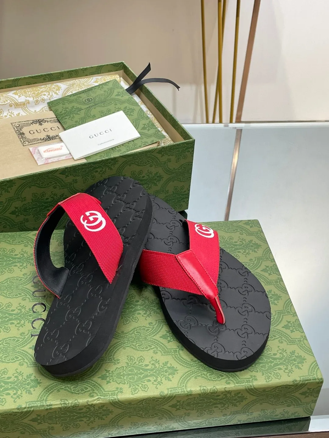 Gucci Thong Sandal Red - Image 9