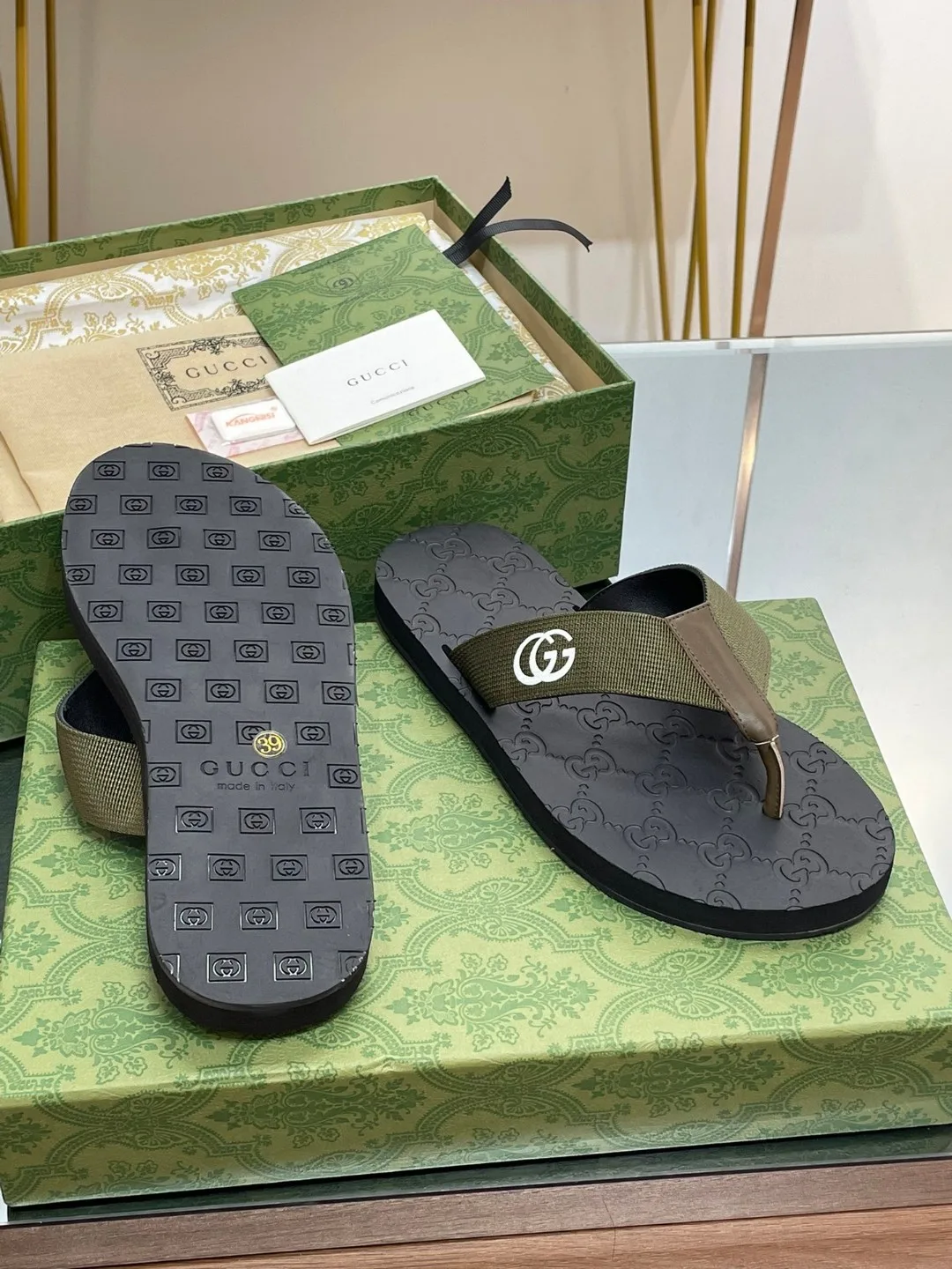 Gucci Thong Sandal Green - Image 10