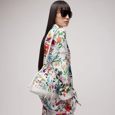 Gucci Venice Small Bucket Bag / White/ Multicolor Gucci Flora Coated Canvas Palladium Hardware - Image 3