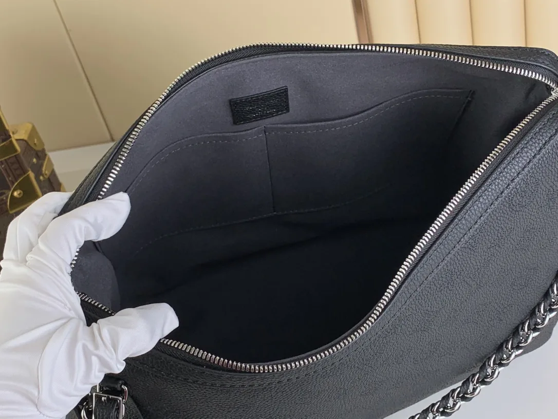 Louis Vuitton Hand It All MM Black / - Image 3