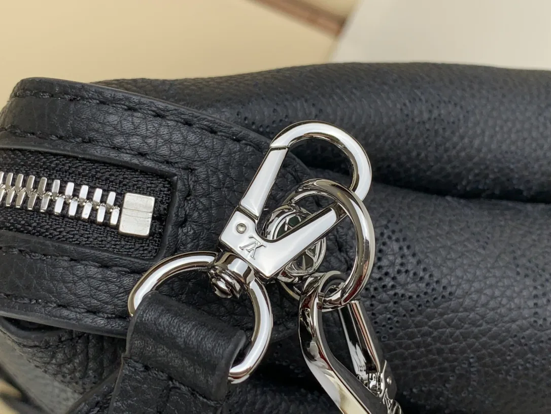 Louis Vuitton Hand It All MM Black / - Image 7