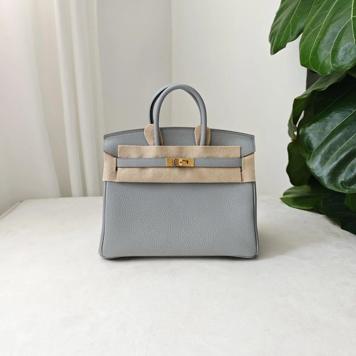Alternative view of Hermes Birkin 25 Beton Togo Light Blue /