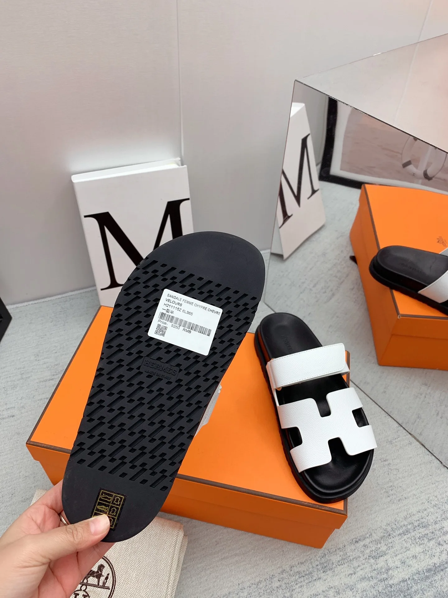 Alternative view of Hermes Chypre Sandal White