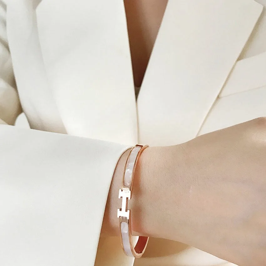 Alternative view of Hermes Clic Clac H Bracelet Gold