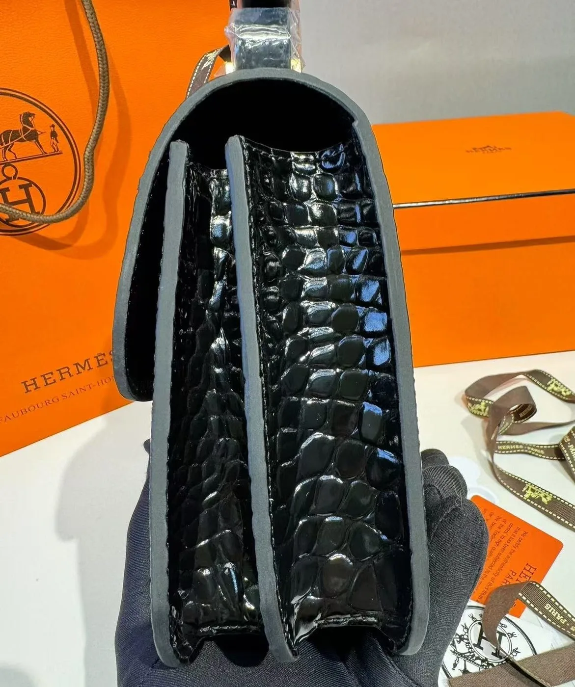 Hermes Constance 23 Pattern Crocodile Black - Image 4