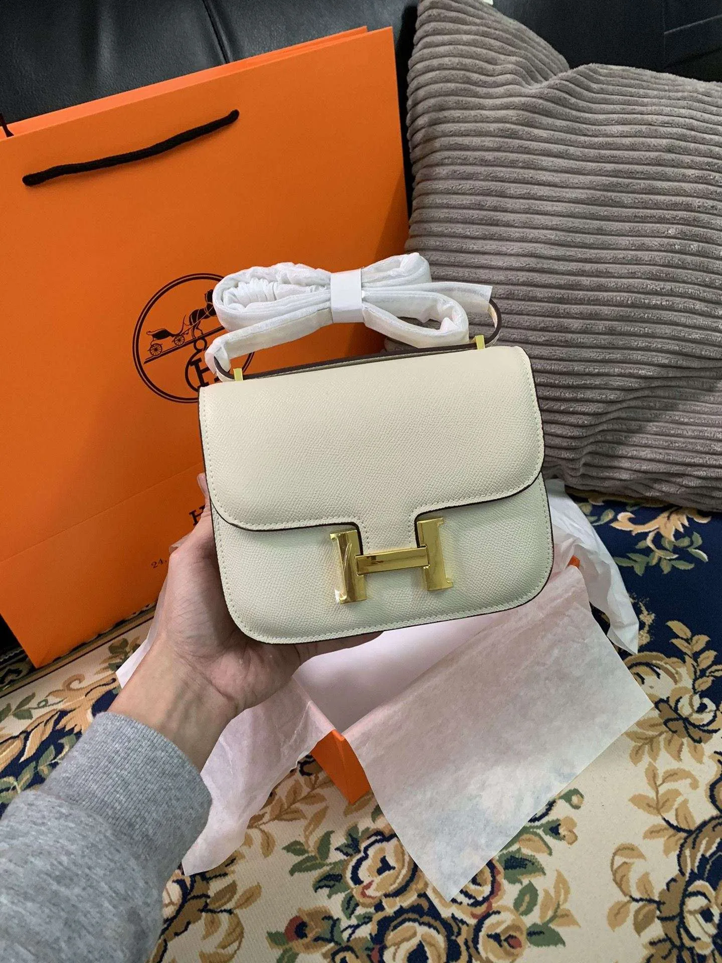Hermes Constance 18 Crossbody Bag / White Gold Hardware - Image 7