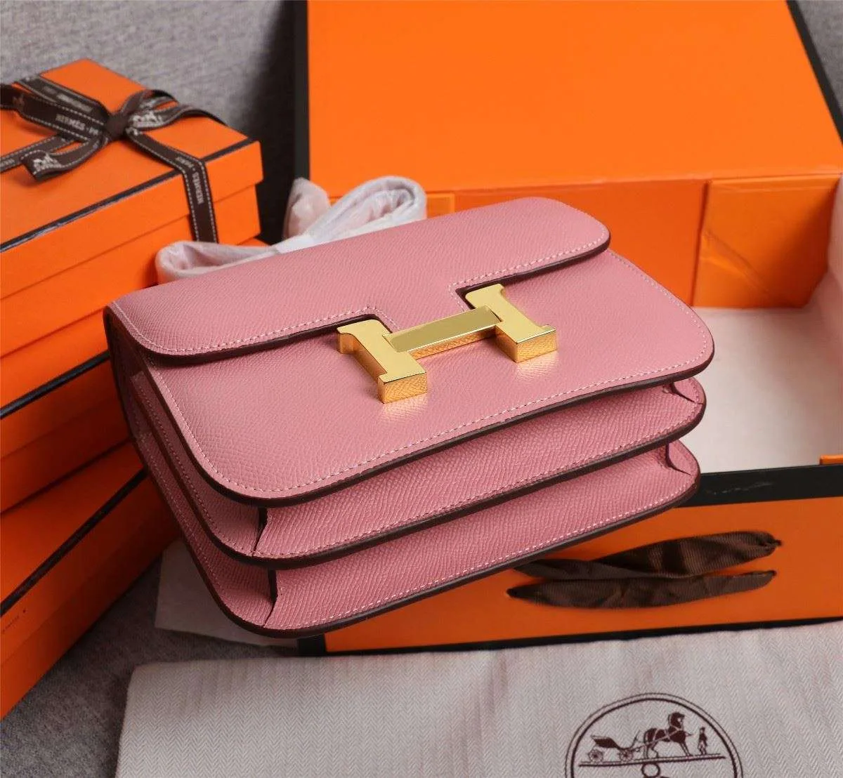 Hermes Constance 18 Crossbody Bag / Pink Gold Hardware - Image 4