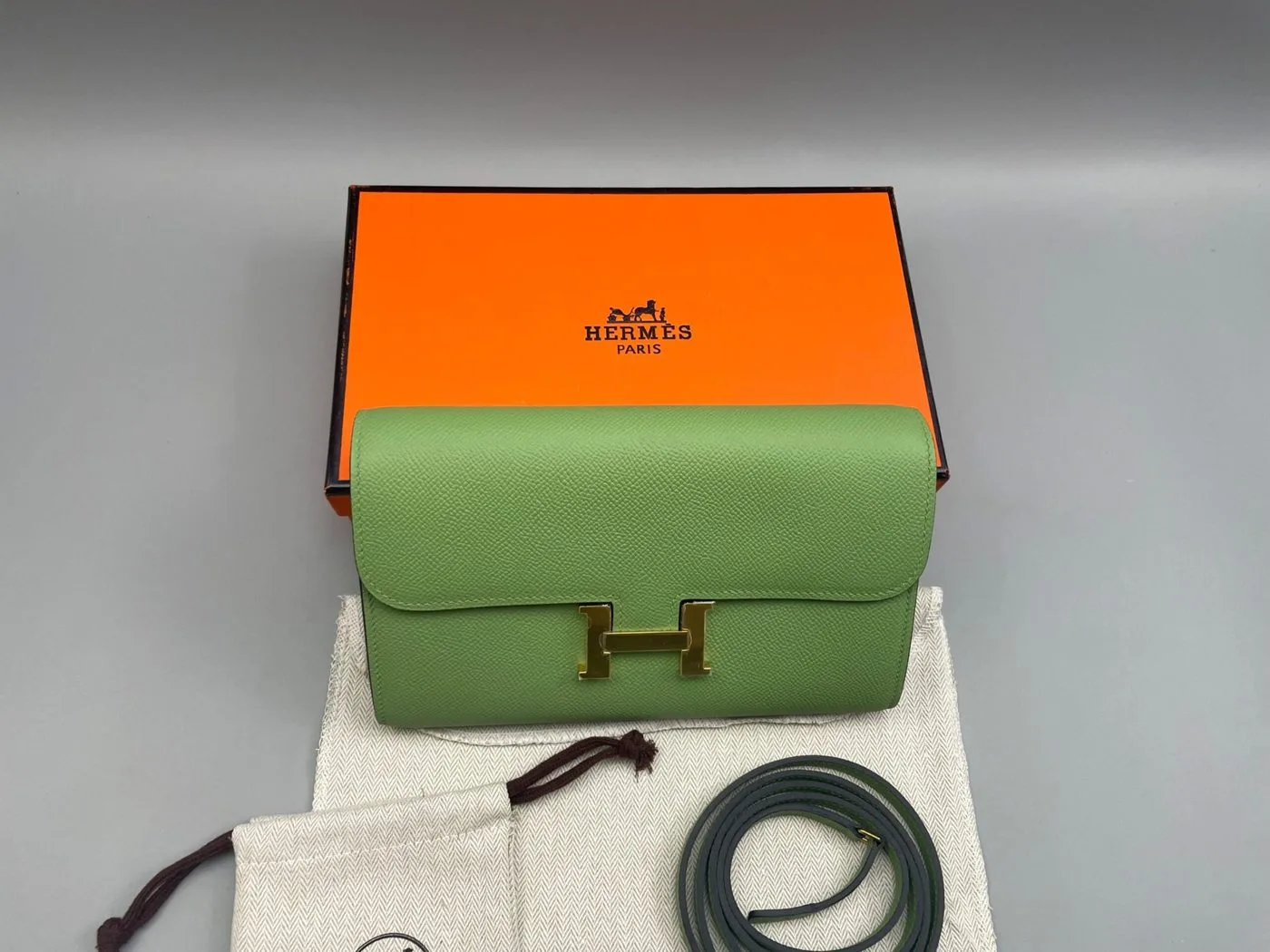 Hermes Constance Long Togo Wallet Green, Gold Toned Hardware Bag - Image 5