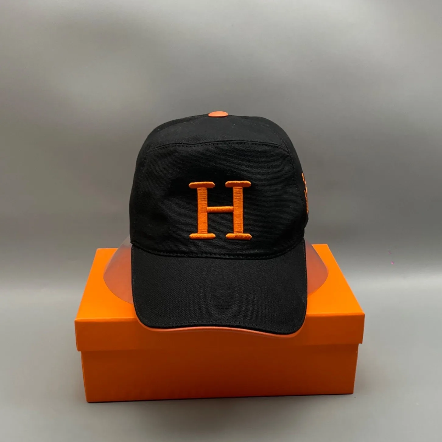 Alternative view of Hermes Davis H Primavera Cap Black Hermes