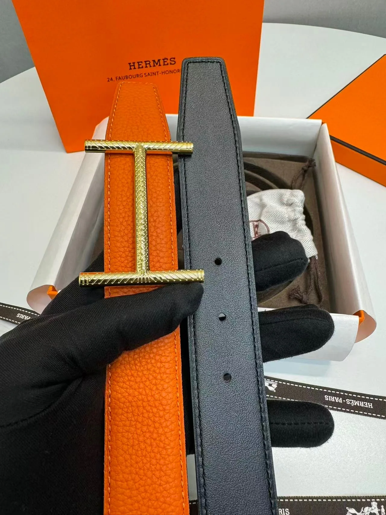 Alternative view of Hermès Hisseo Belt Buckle And Reversible Leather Strap Noir/Orange