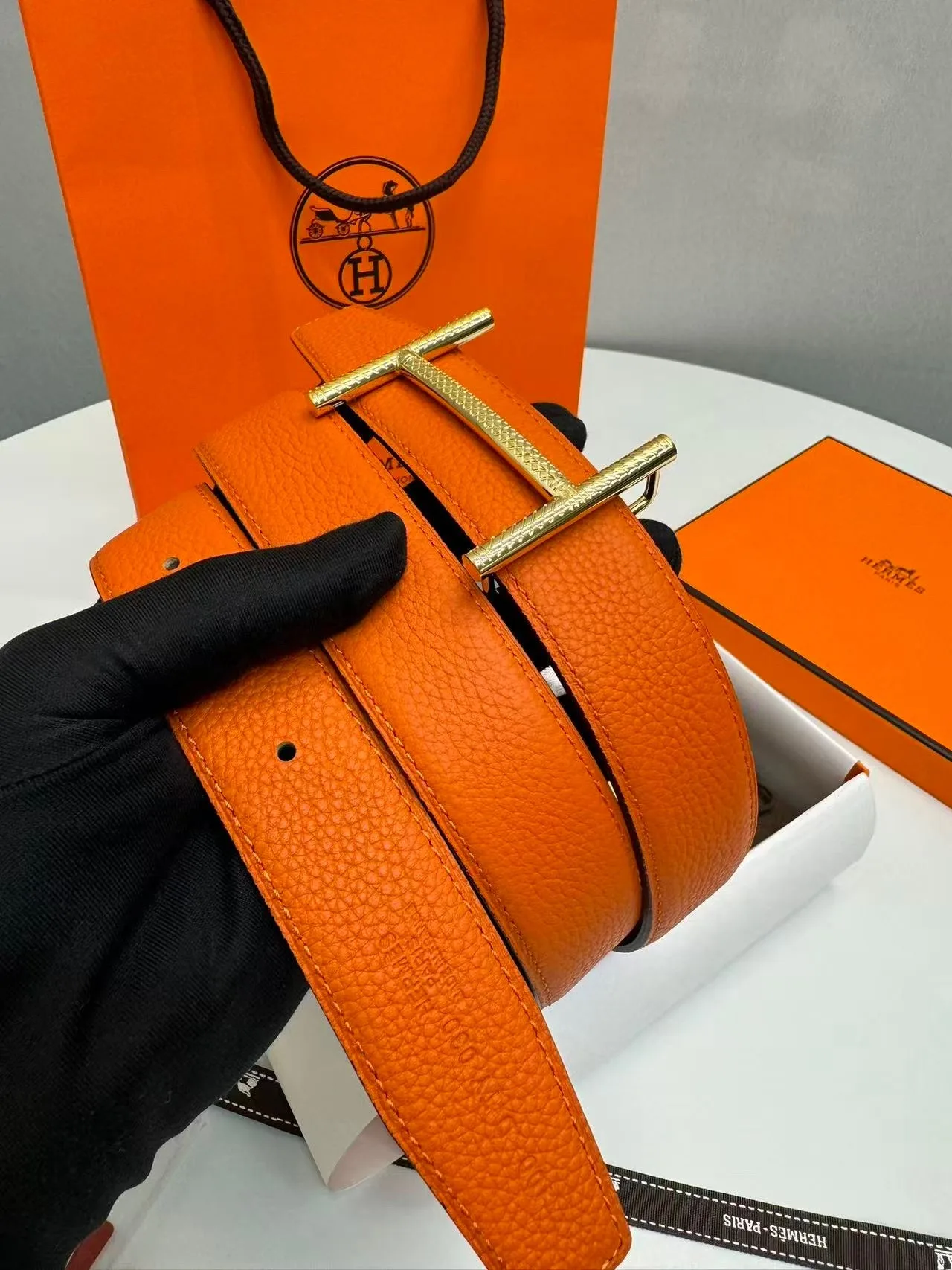 Hermès Hisseo Belt Buckle And Reversible Leather Strap Noir/Orange - Image 5