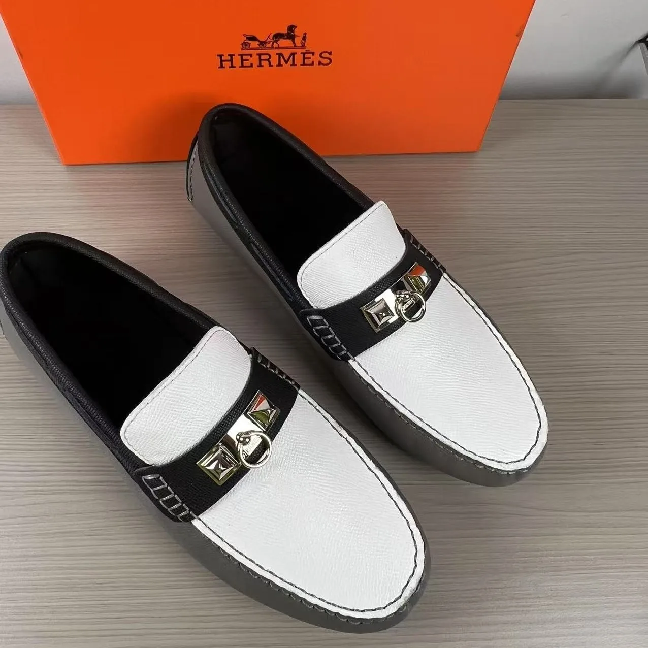 Alternative view of Hermes Irving Loafer Grey/White