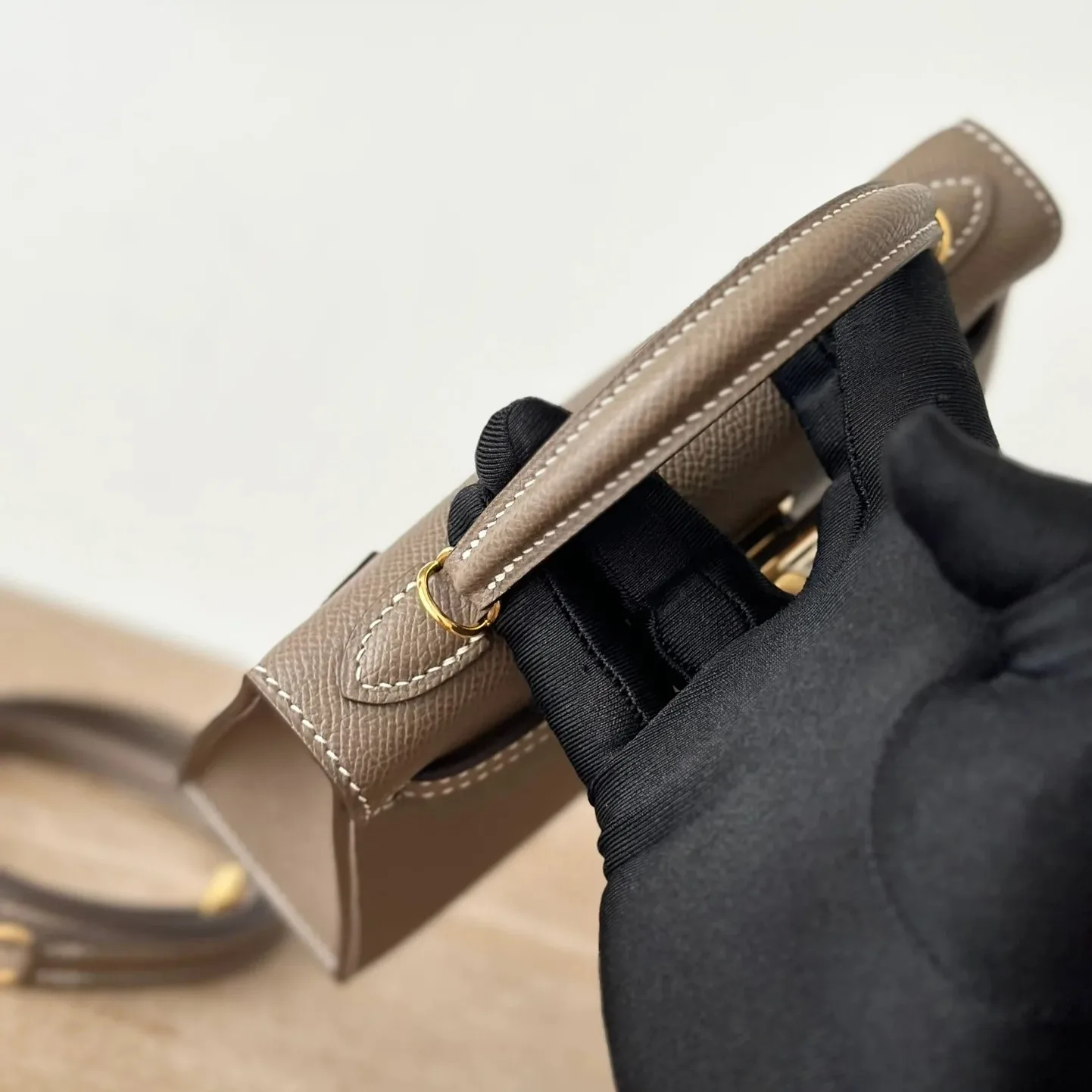 Hermes Kelly Mini Top Handle Bag / Etoupe Epsom Gold Hardware 's - Image 9