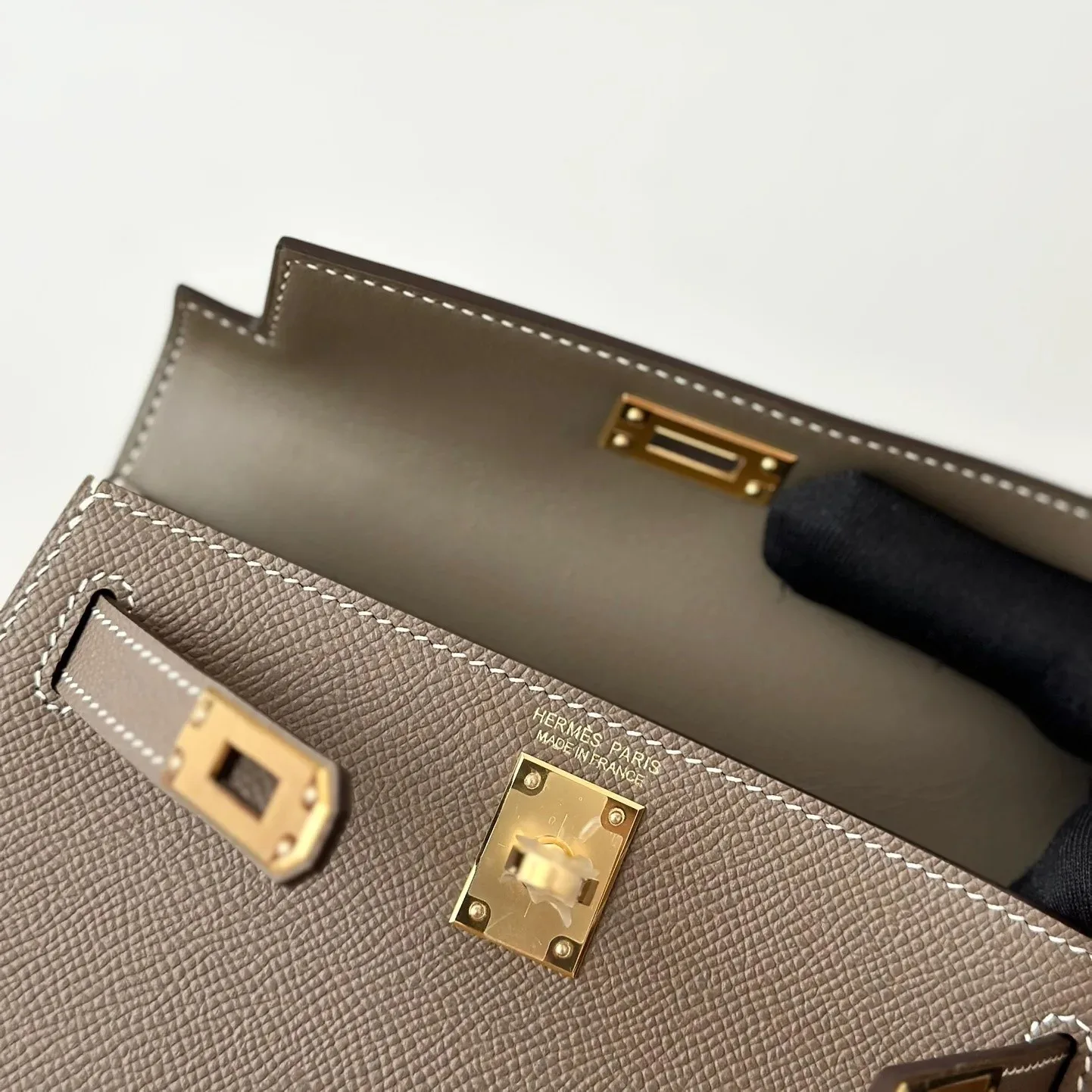 Hermes Kelly Mini Top Handle Bag / Etoupe Epsom Gold Hardware 's - Image 8