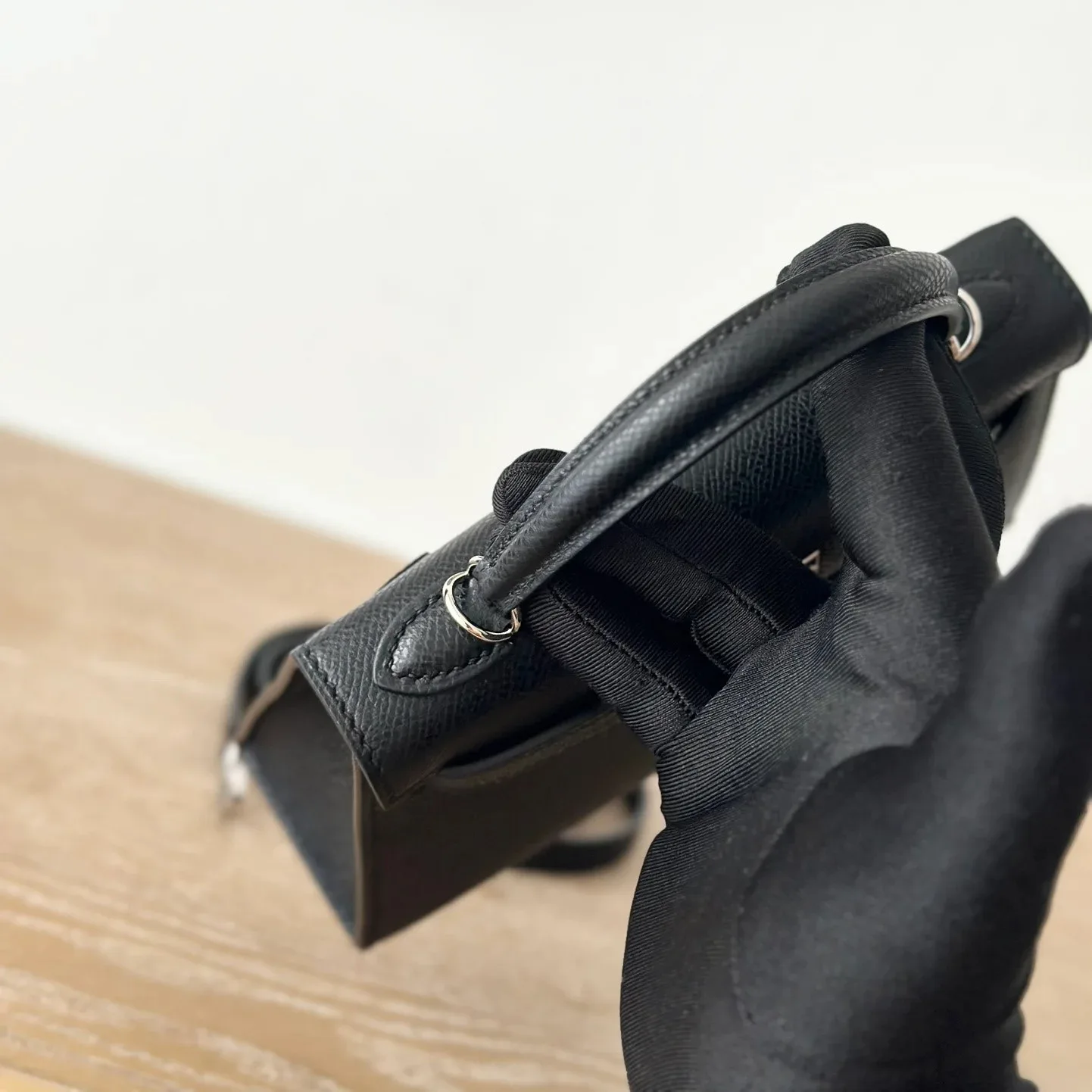 Hermes Kelly Mini Top Handle Bag / Noir Epsom Palladium Hardware - Image 9