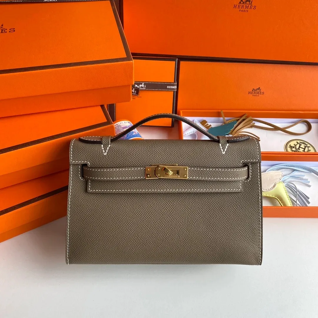 Alternative view of Hermes Kelly Pochette Top Handle Bag / Etoupe Epsom Gold Hardware