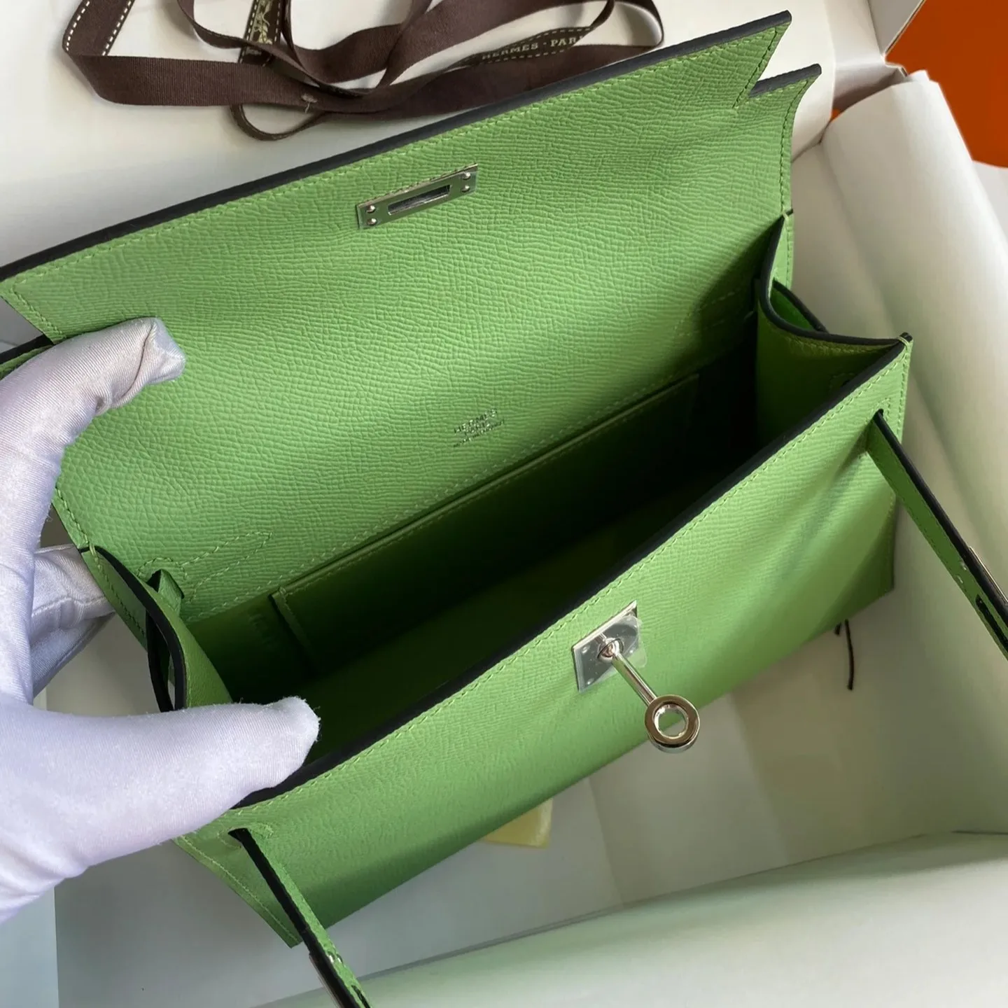 Hermes Kelly Pochette Top Handle Bag / Green Epsom Palladium Hardware - Image 6