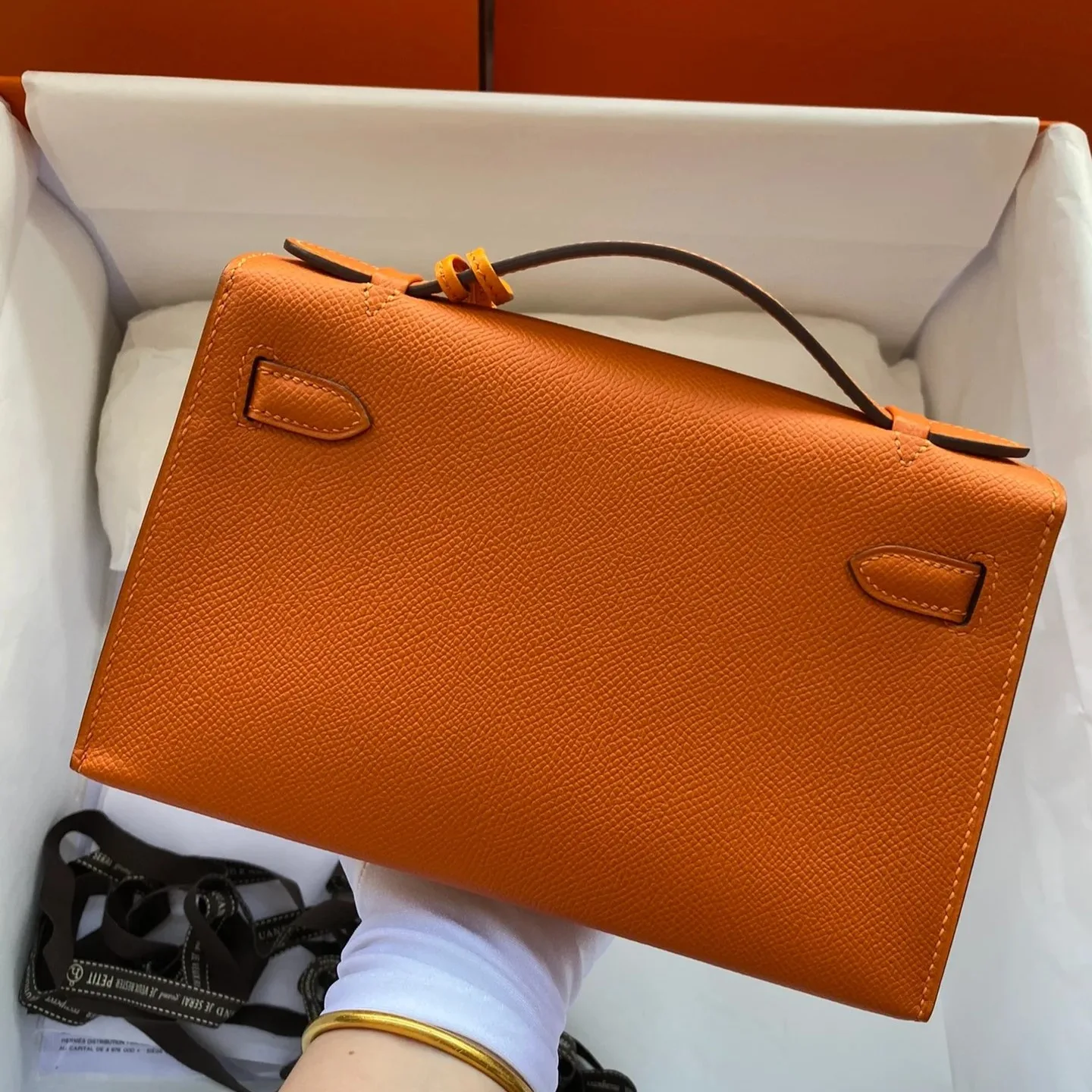 Hermes Kelly Pochette Top Handle Bag / Orange Epsom Gold Hardware - Image 4