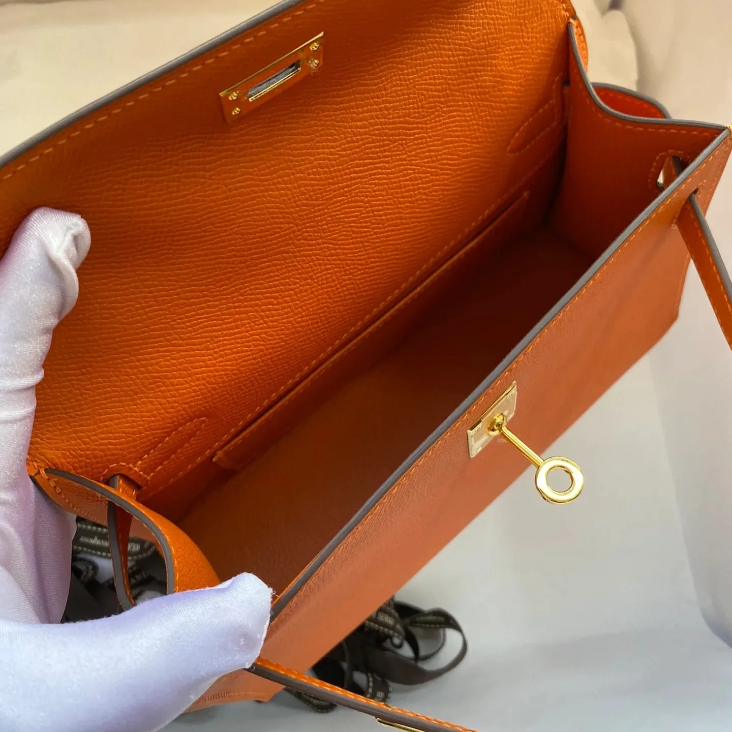 Hermes Kelly Pochette Top Handle Bag / Orange Epsom Gold Hardware - Image 9
