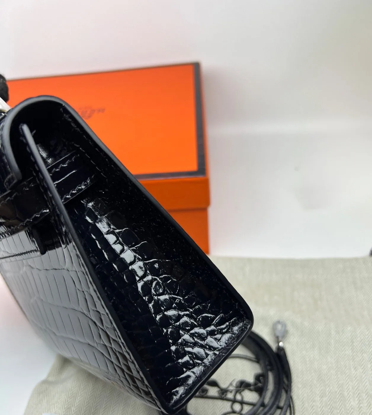 Hermes Mini Kelly 19 Black Silver Toned Hardware Bag - Image 2