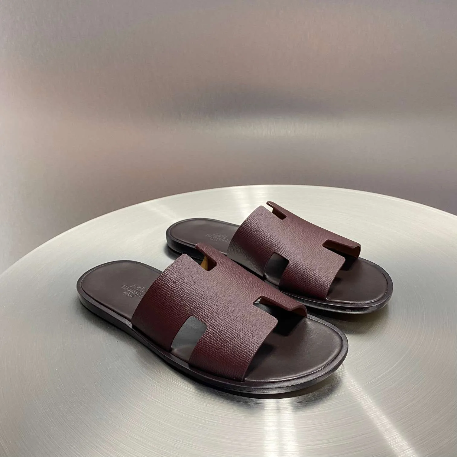 Alternative view of Hermes Oran Sandal Burgundy