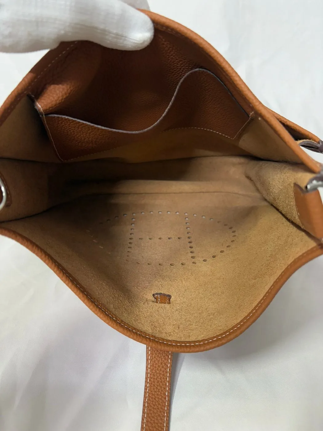 Hermes Evelyne III 29 Bag Brown With Silver-Toned Hardware - Image 4