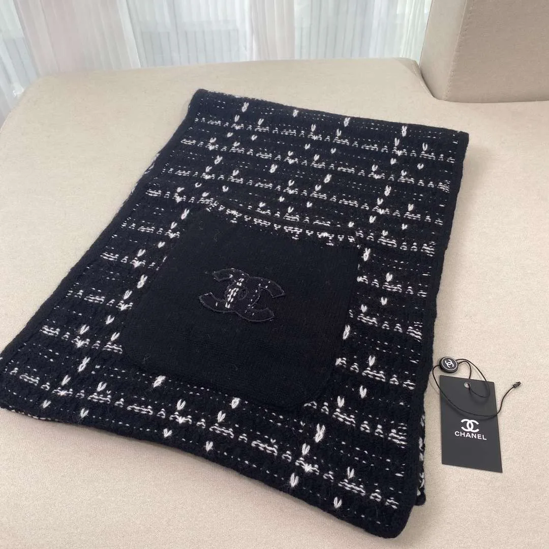 Chanel High-End Cashmere Scarf Black - Image 10