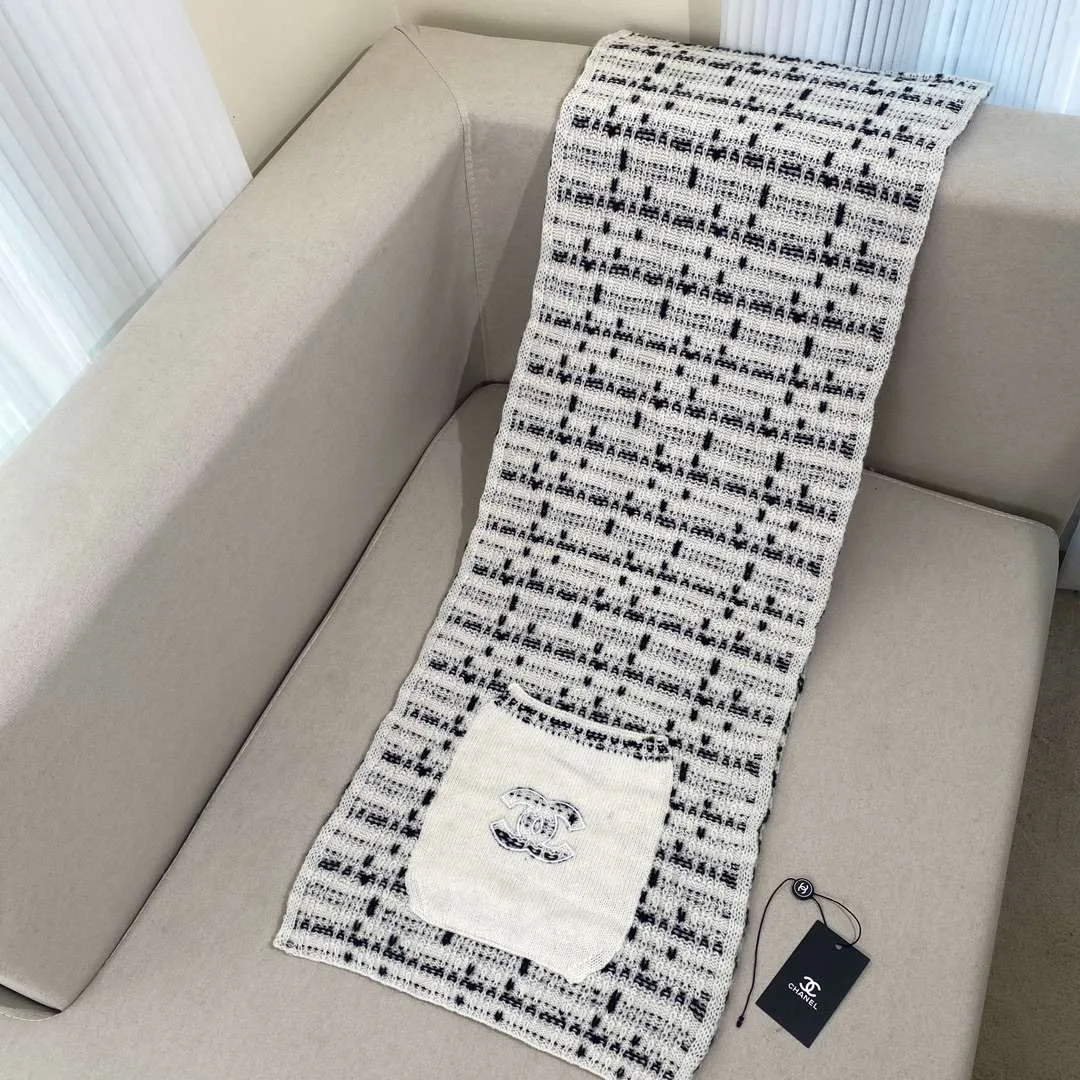 Chanel High-End Cashmere Scarf White - Image 5
