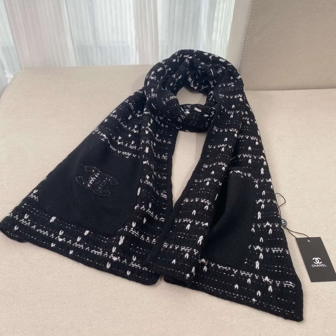 Chanel High-End Cashmere Scarf Black - Image 3