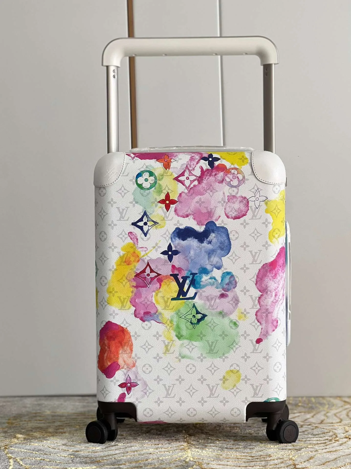 Louis Vuitton Horizon 55 Suitcase / White Silver Hardware - Image 2