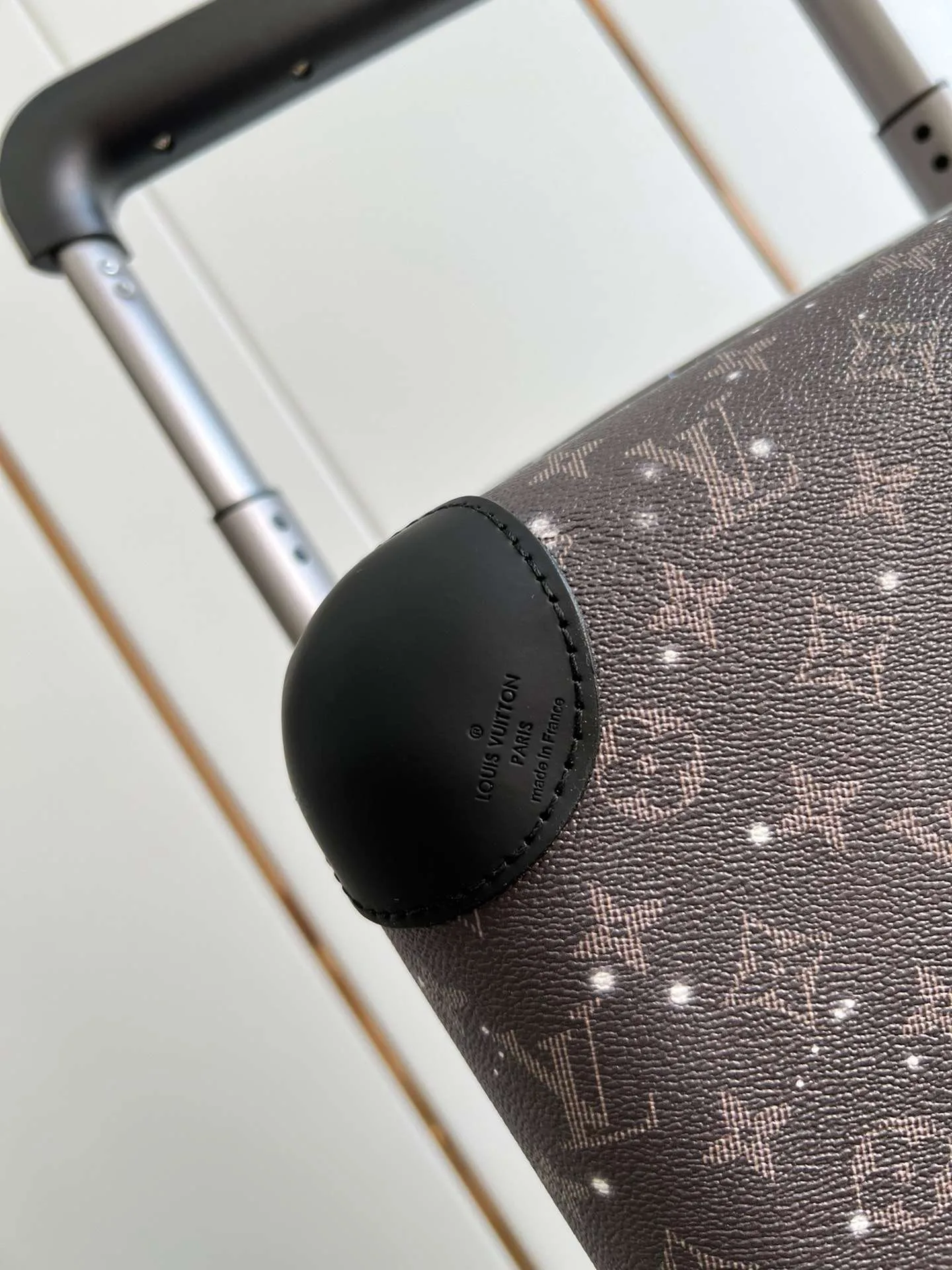 Louis Vuitton Monogram Horizon 55 Suitcase / Grey Silver Hardware - Image 10