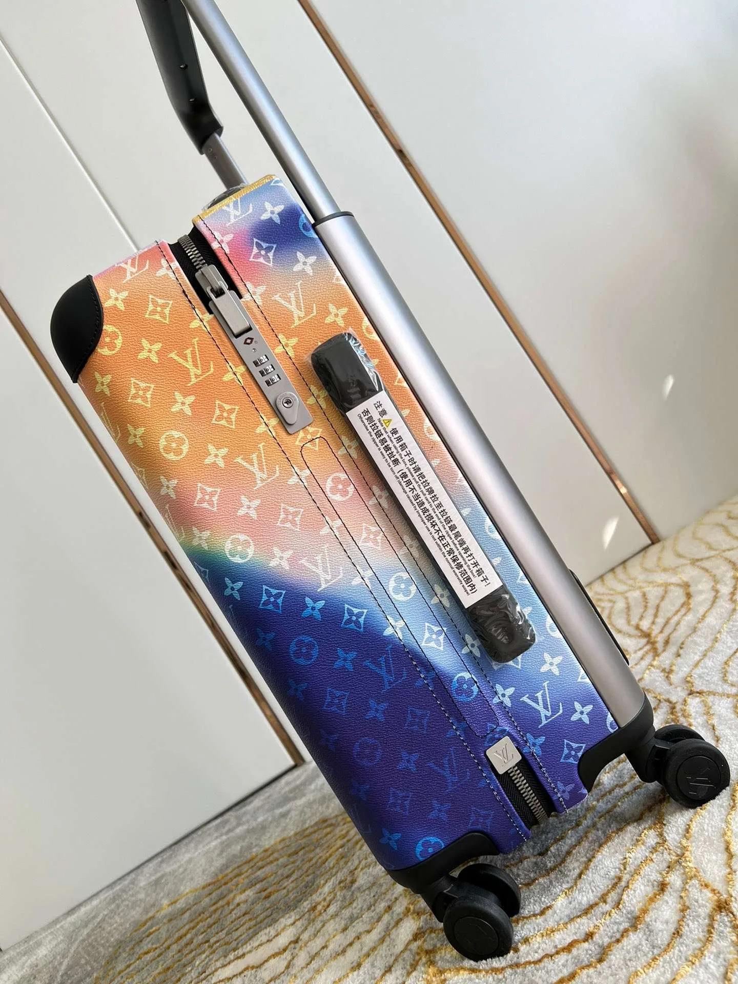 Louis Vuitton Horizon 55 Suitcase / Monogram Black Silver Hardware - Image 3