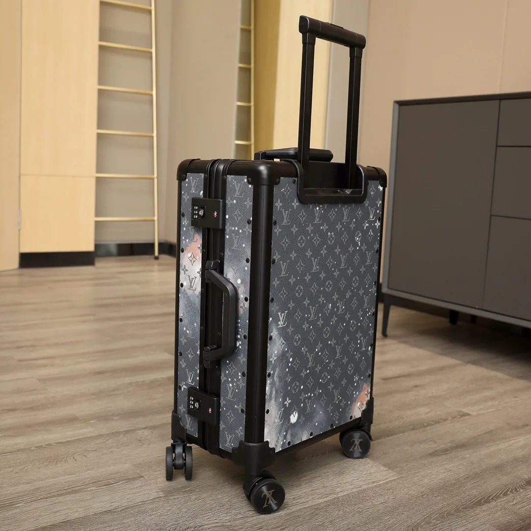 Louis Vuitton Horizon 55 Suitcase / Blue Black Hardware - Image 4