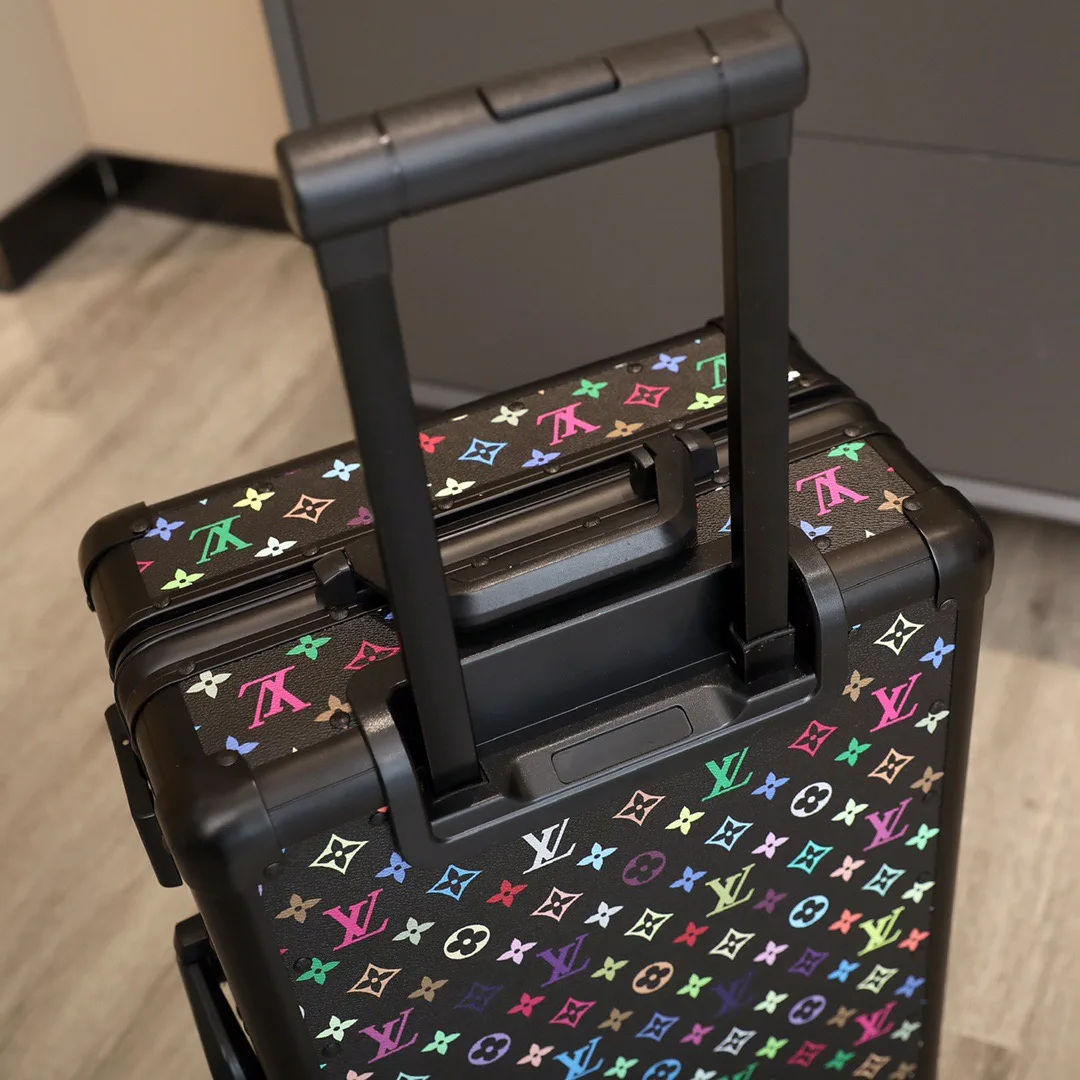 Louis Vuitton Horizon 55 Suitcase / Monogram Black Black Hardware - Image 6