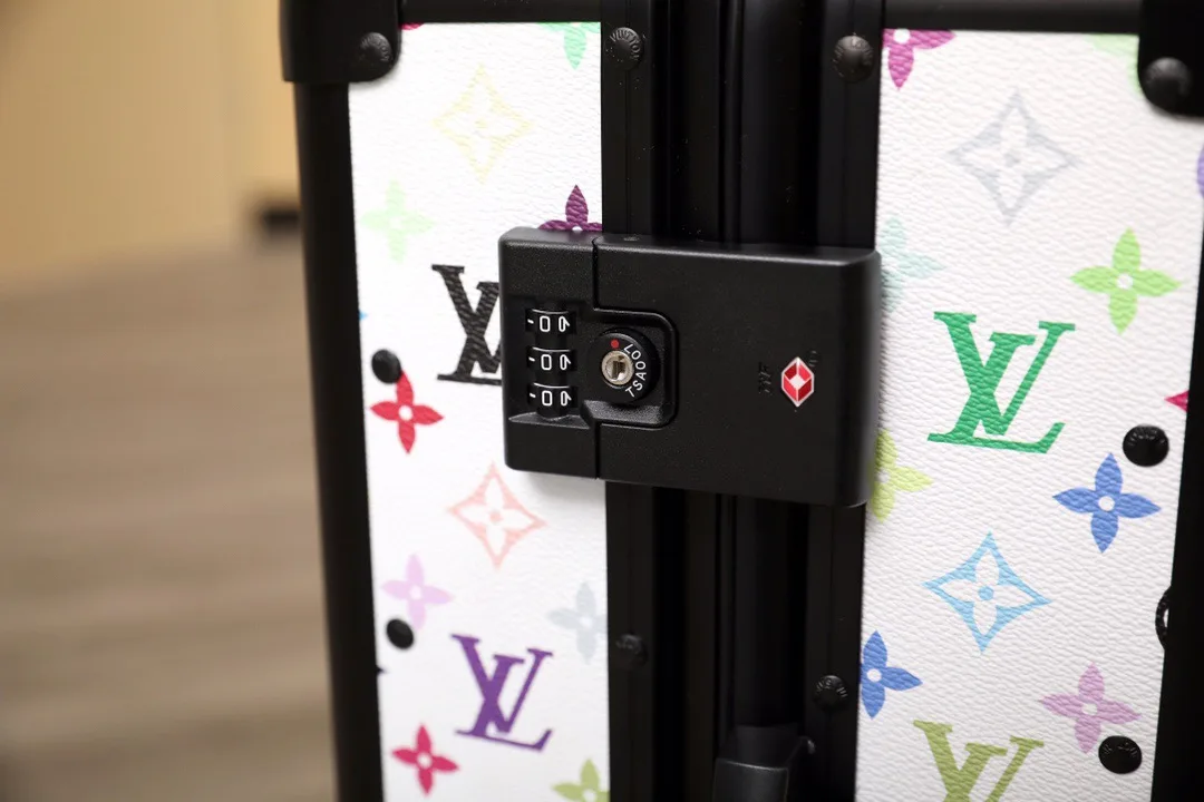 Louis Vuitton Horizon 55 Suitcase / White Black Hardware - Image 8