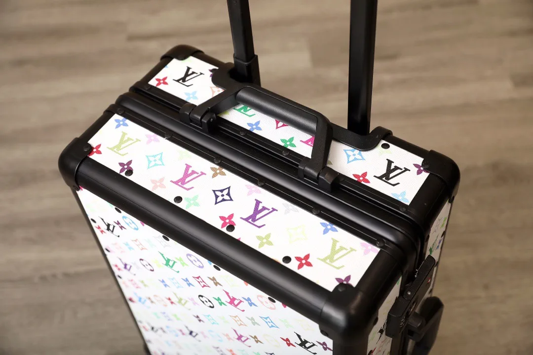 Louis Vuitton Horizon 55 Suitcase / White Black Hardware - Image 7