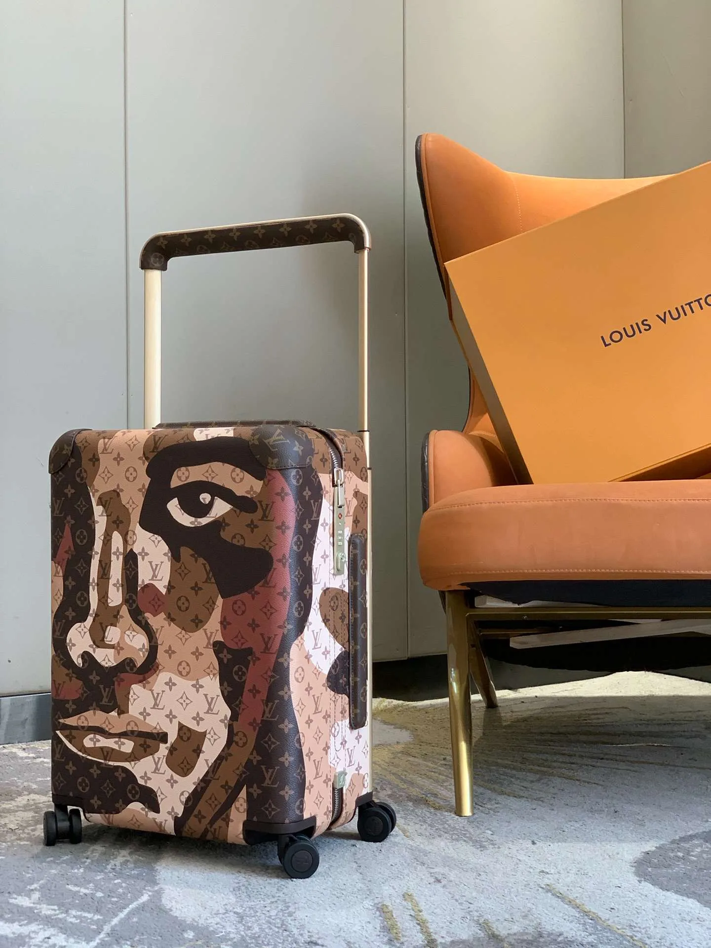 Louis Vuitton Horizon 55 Suitcase / Monogram Brown Champagne Hardware - Image 5
