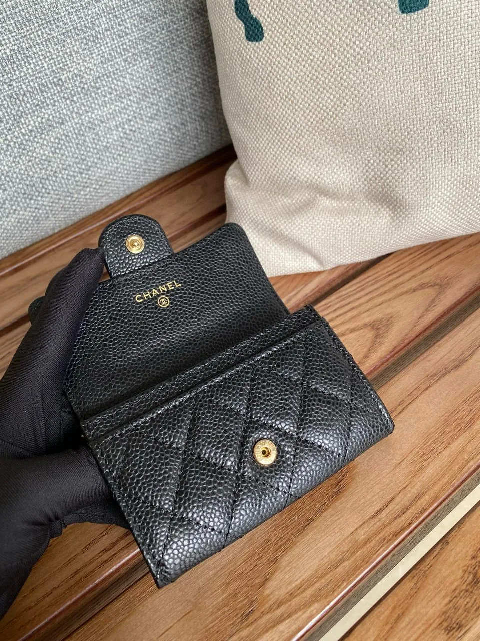 Chanel Classic Card Holder Gold Black - Image 4
