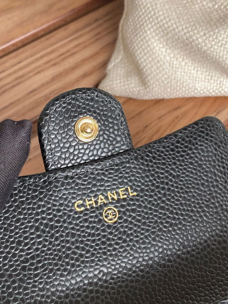 Chanel Classic Card Holder Gold Black - Image 3
