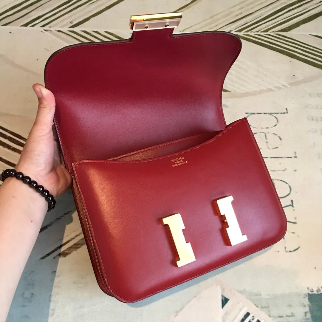 Hermes Constance 24 Crossbody Bag / Burgundy Swift Leather Gold Hardware - Image 7